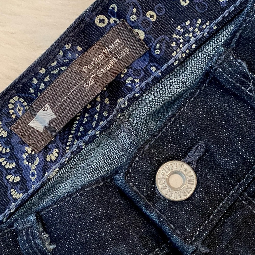 NWOT Levi’s Perfect Waist 525 Dark Blue Straight Leg Women's Jeans - Picture 7 of 14